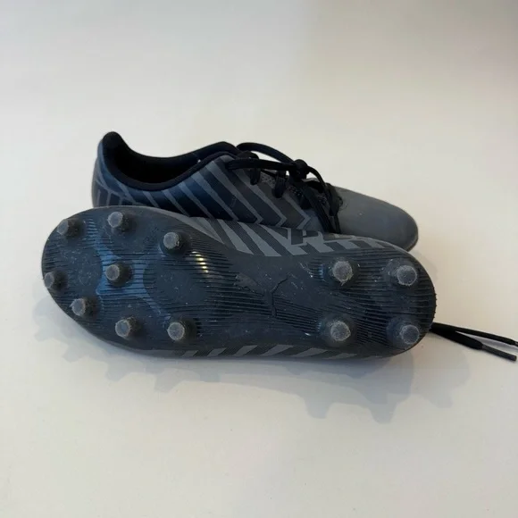 Puma Black and Gray Soccer Shoes - Picture 3 of 4